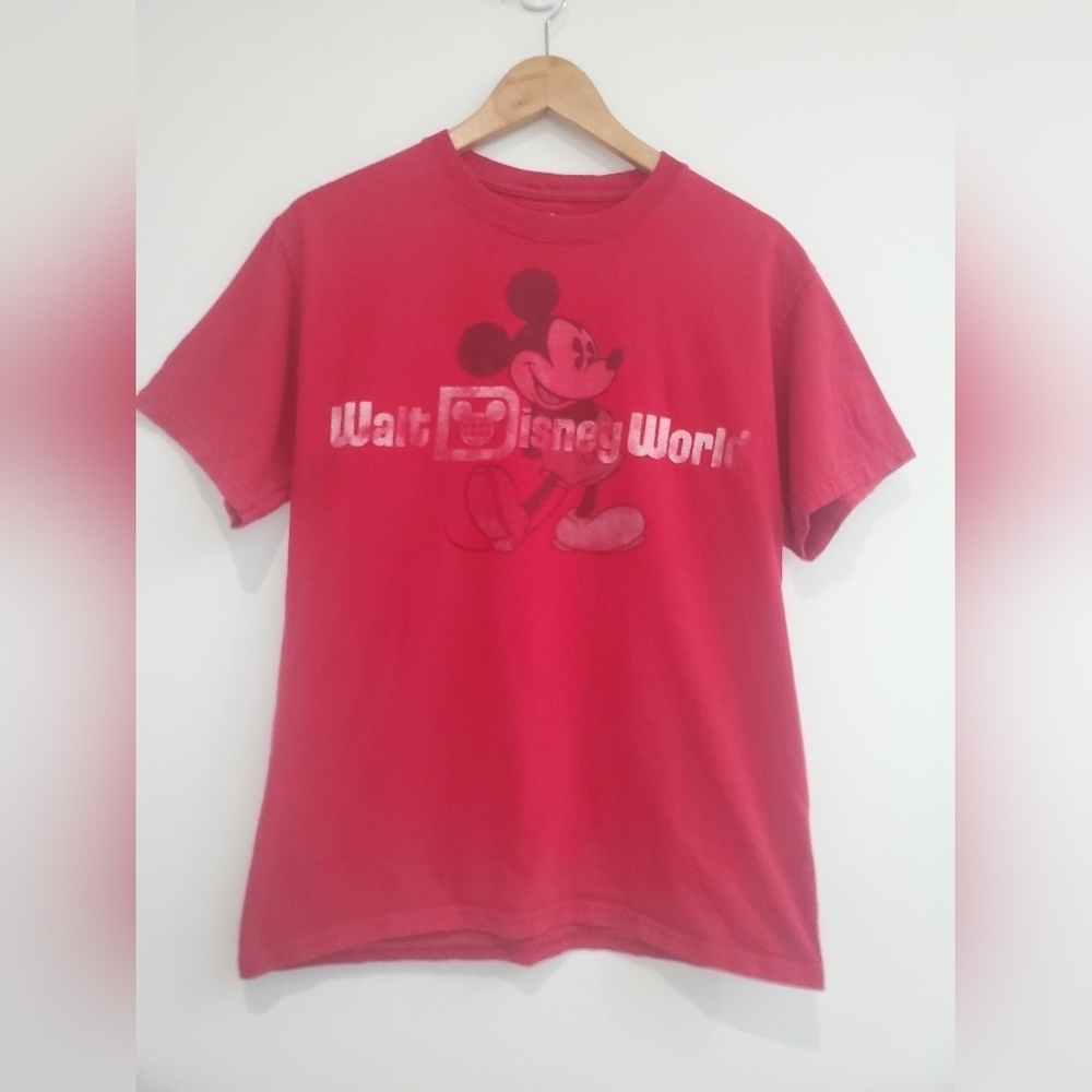 Walt Disney World Retro Red Faded Mickey tshirt size M pit to pit 19.5
